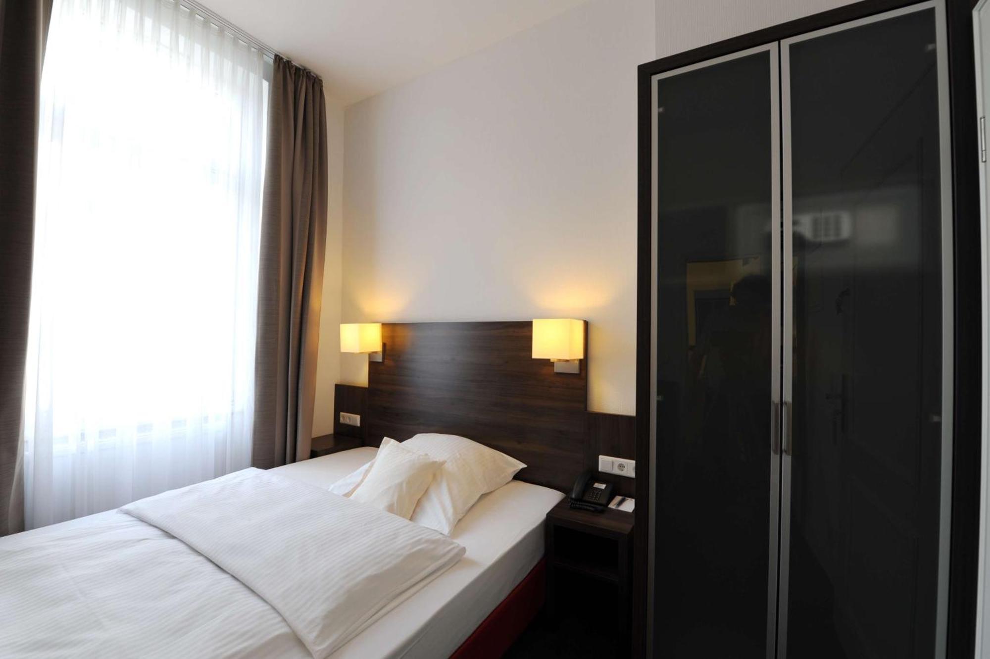 Best Western Hotel Kaiserhof Бонн Экстерьер фото