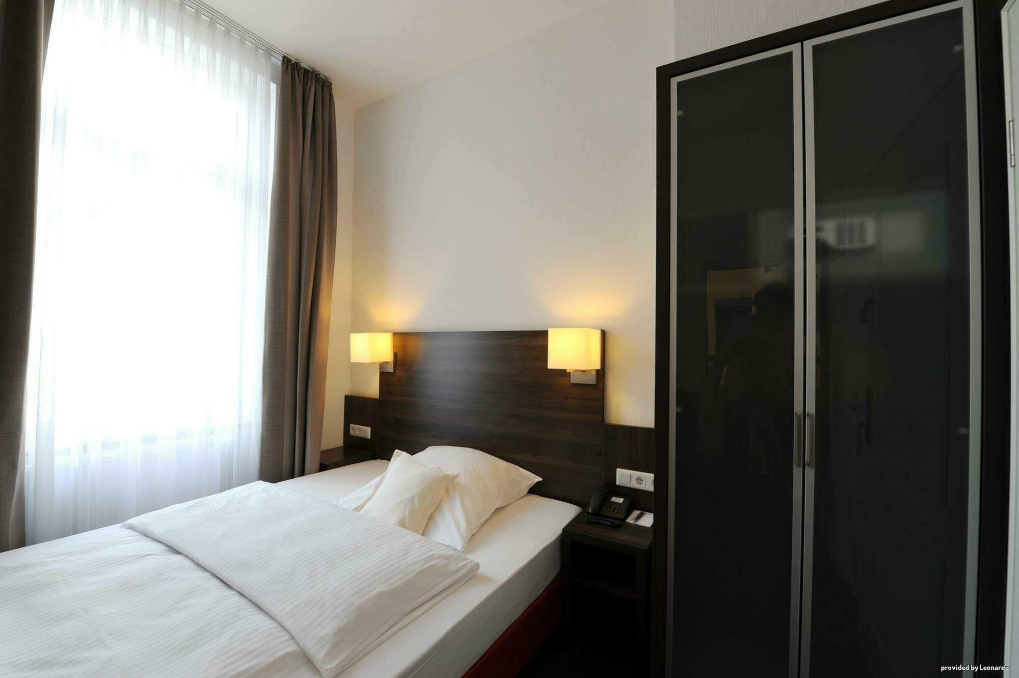 Best Western Hotel Kaiserhof Бонн Экстерьер фото